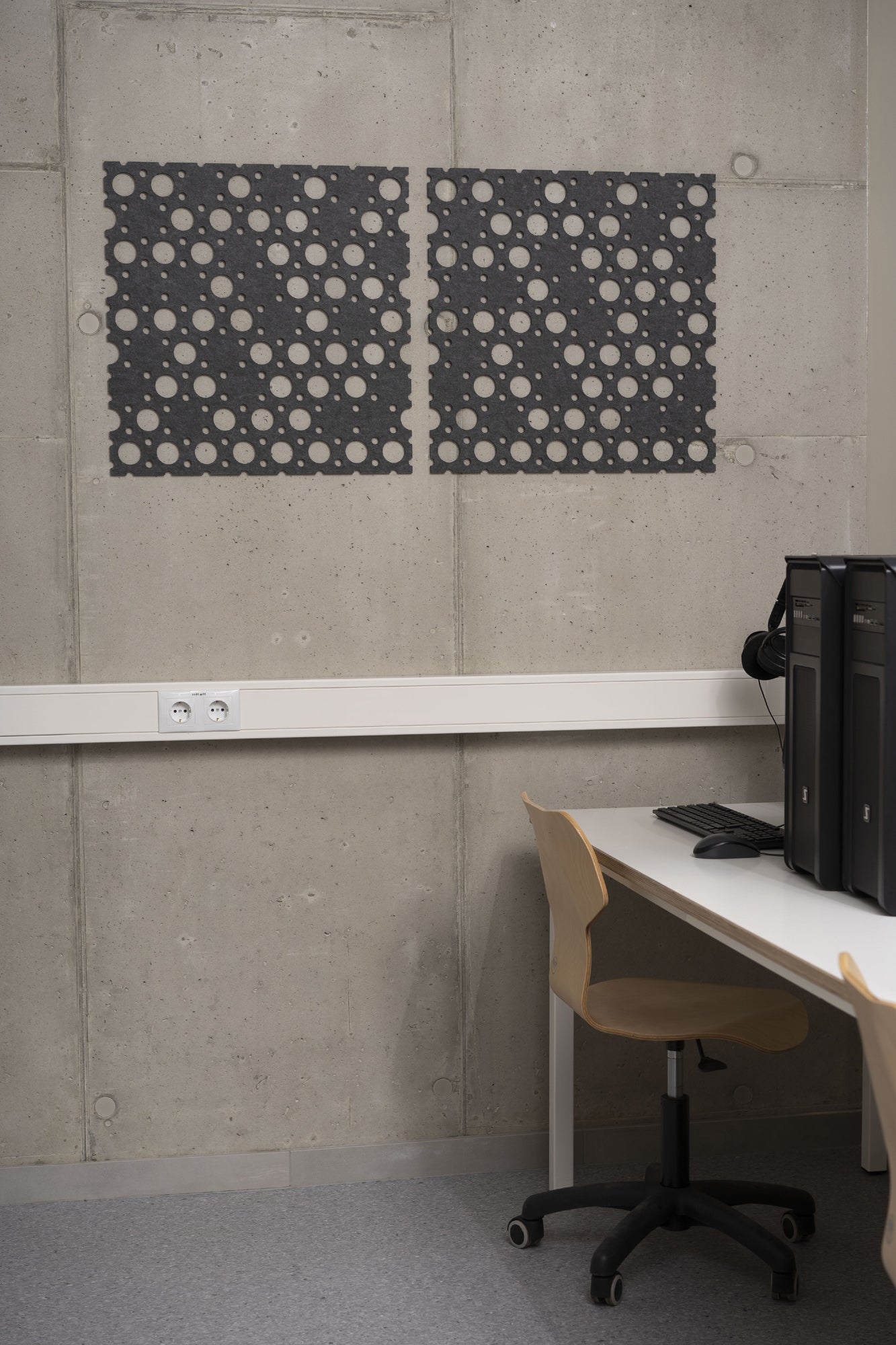 Self-adhesive Acoustic Felt Panel Circles Black 9mm