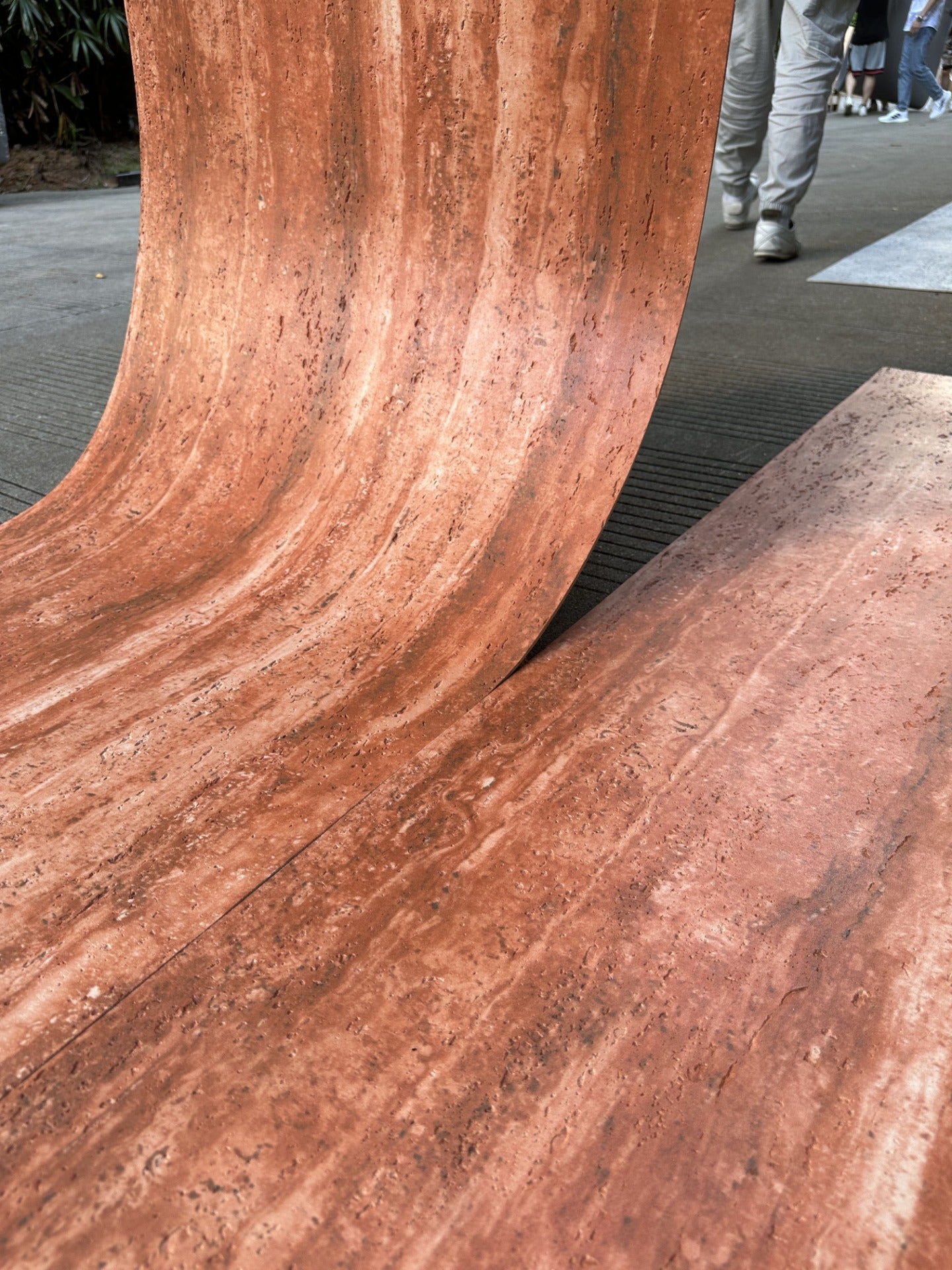 Linijinis travertinas