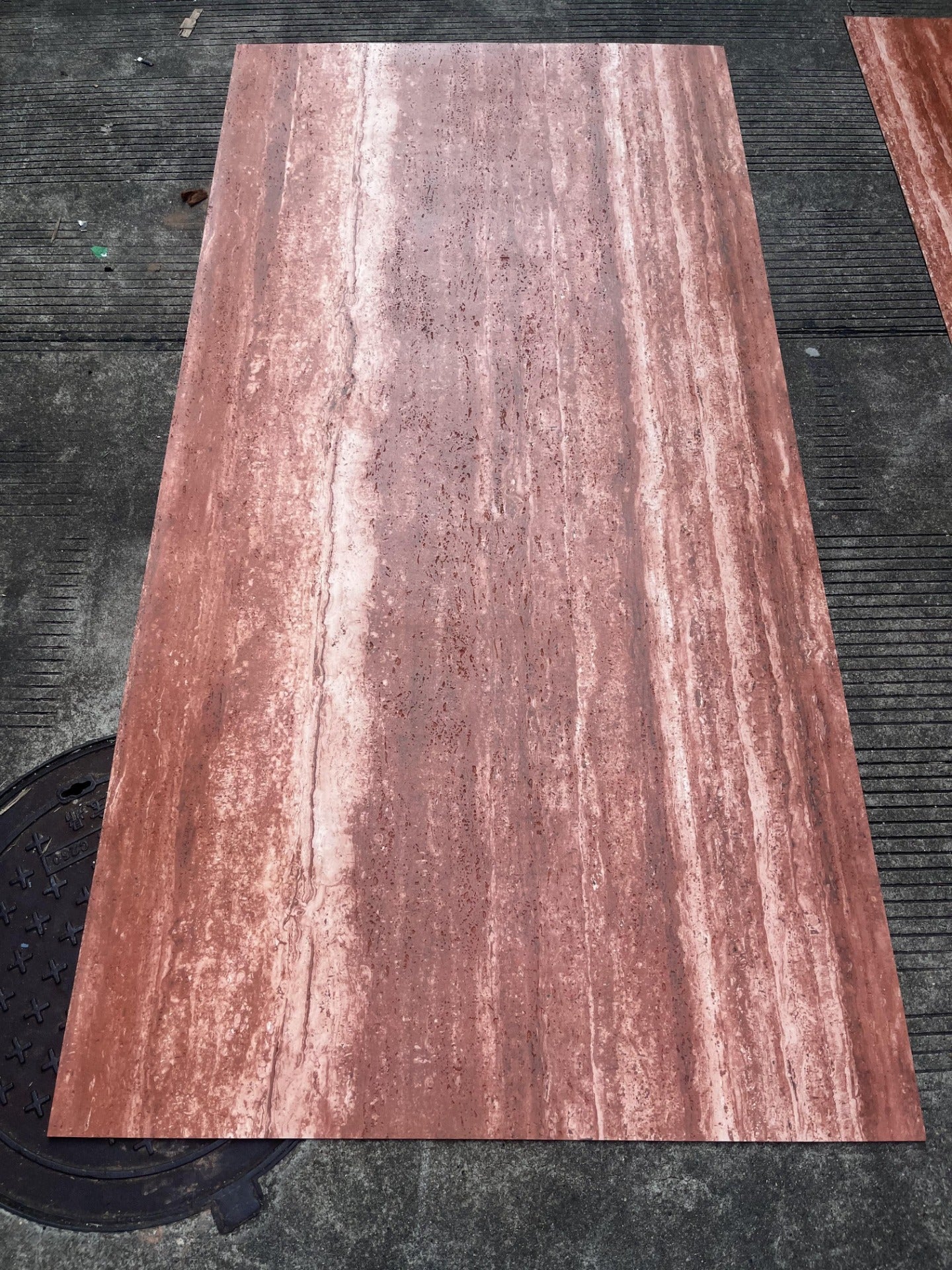 Linijinis travertinas