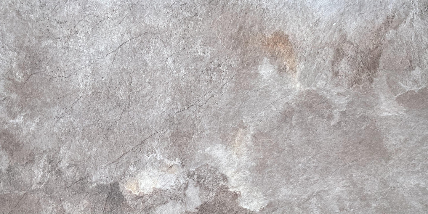 Rūdžių raudona skalūno