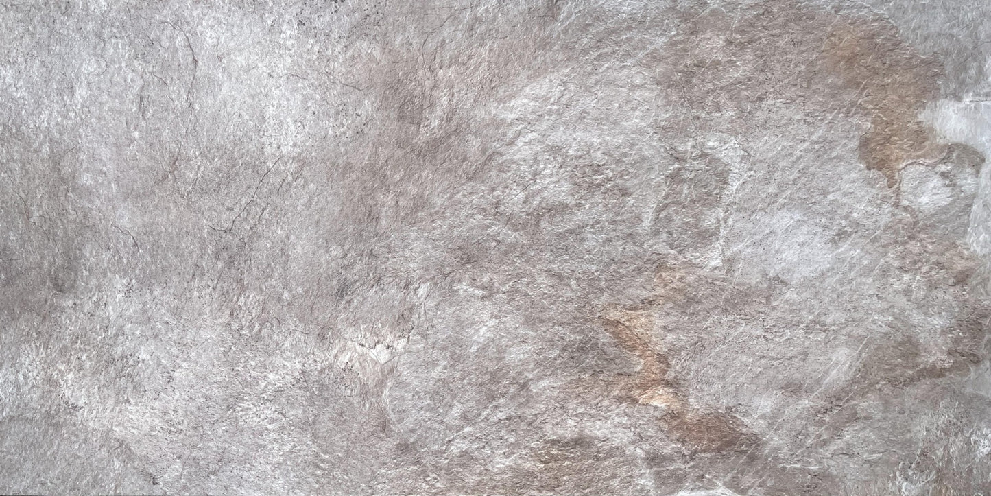 Rūdžių raudona skalūno