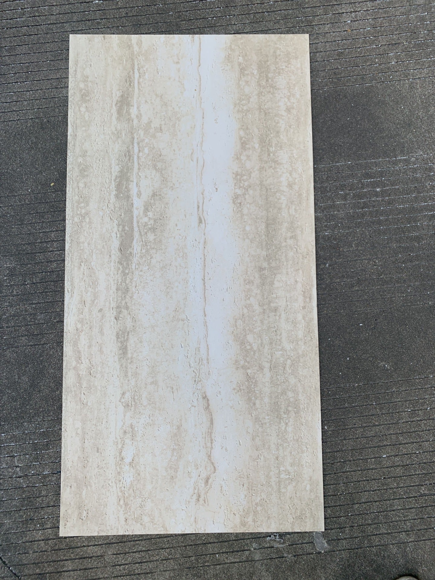 Linijinis travertinas