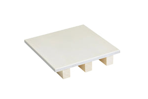 White 15 x 15 cm universal plate, three-quarter view